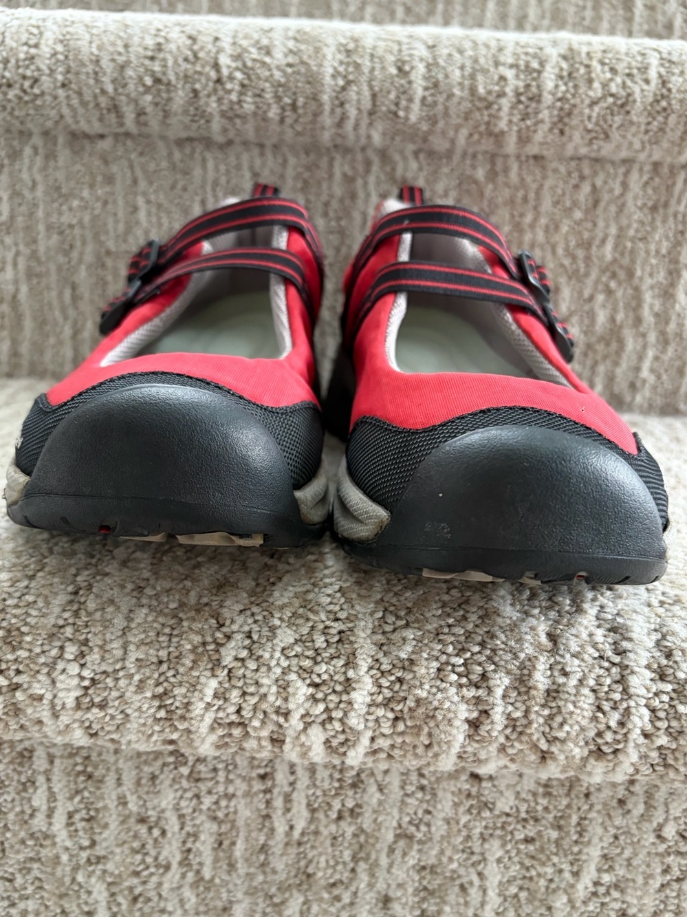 Keen Malibu Mary Jane waterproof trail shoes. Women’s size 9. - Picture 8 of 10